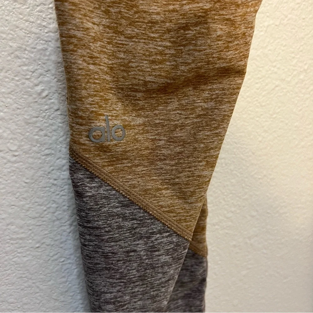 Alo Yoga 7/8 High-Waist Alosoft Sheila Legging - Picture 7 of 9